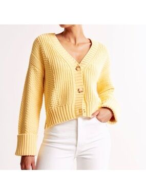 Abercrombie & Fitch Chunky Knit Grandpa Cardigan in Butter Yellow size XXS